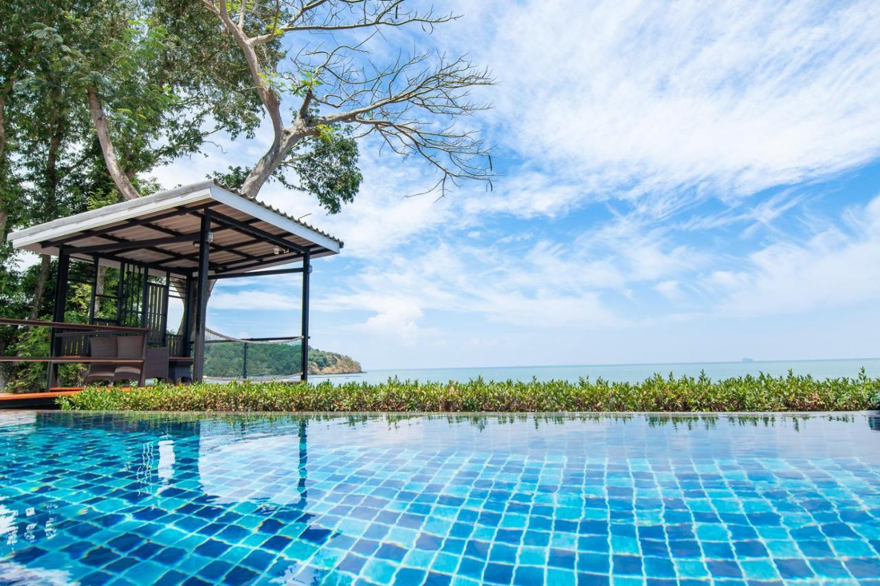 Koh Sirey Beachfront Pool Villa Phuket Exteriör bild