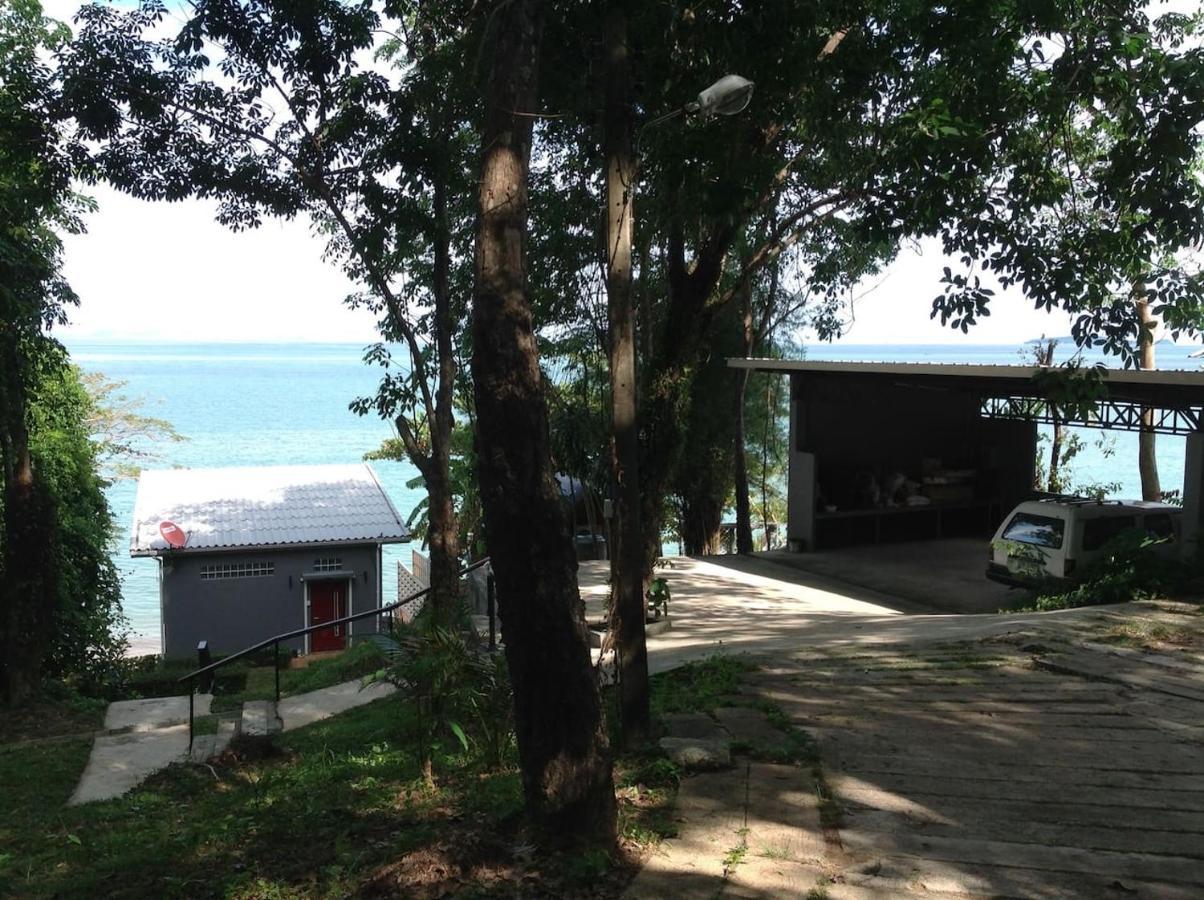 Koh Sirey Beachfront Pool Villa Phuket Exteriör bild