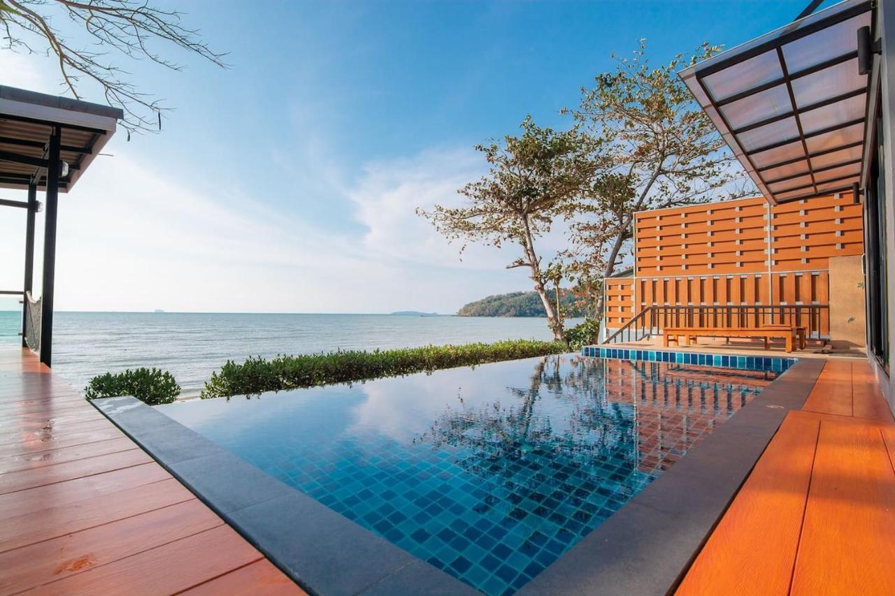 Koh Sirey Beachfront Pool Villa Phuket Exteriör bild