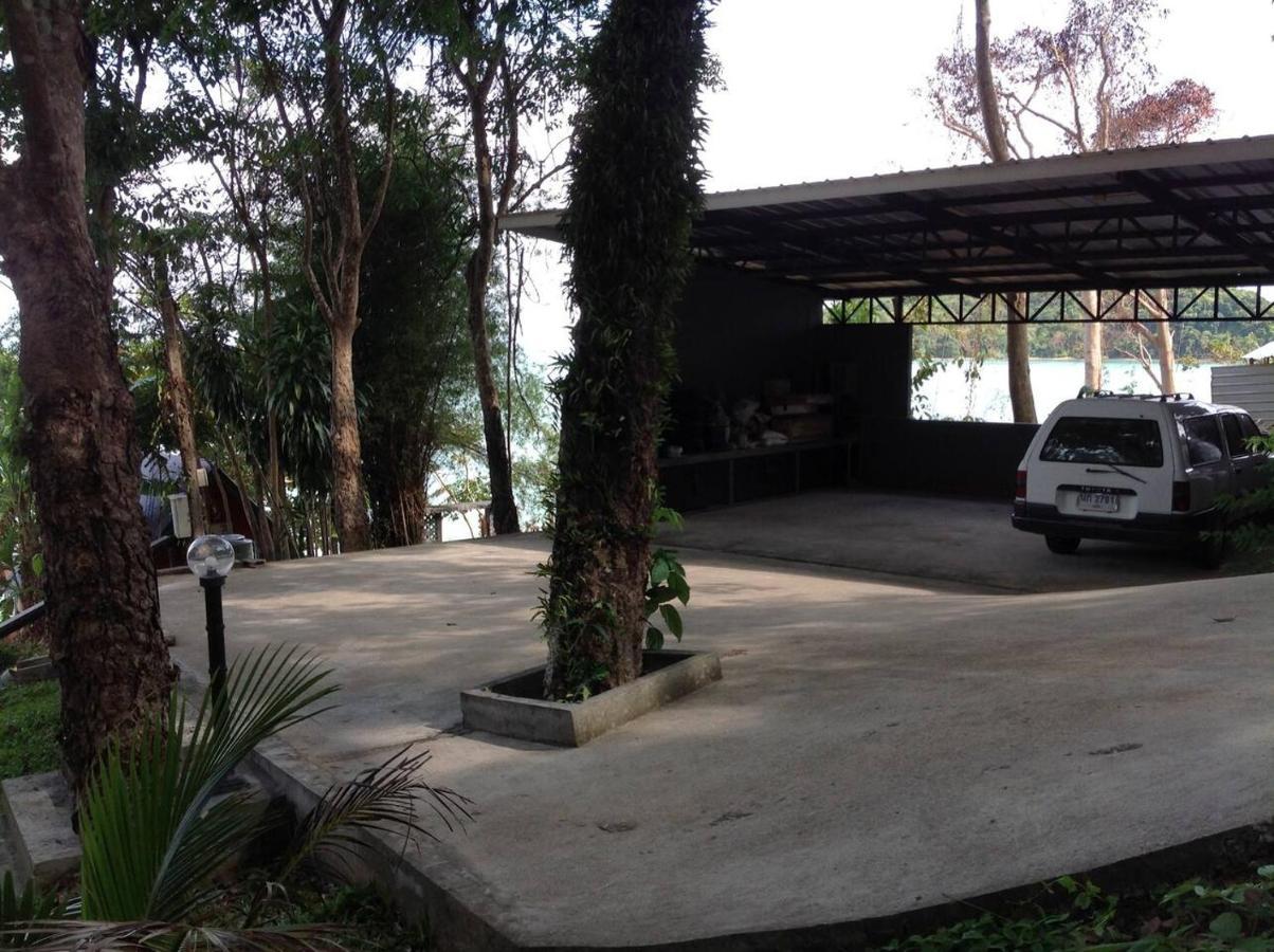 Koh Sirey Beachfront Pool Villa Phuket Exteriör bild